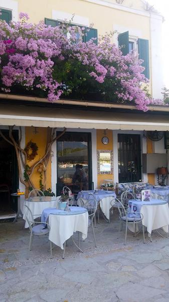 Irida Restaurant Café Bar
